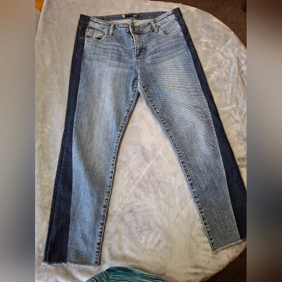 Kut from the Kloth Blue Ankle Cropped Jeans with Skinny Fit - Picture 2 of 10